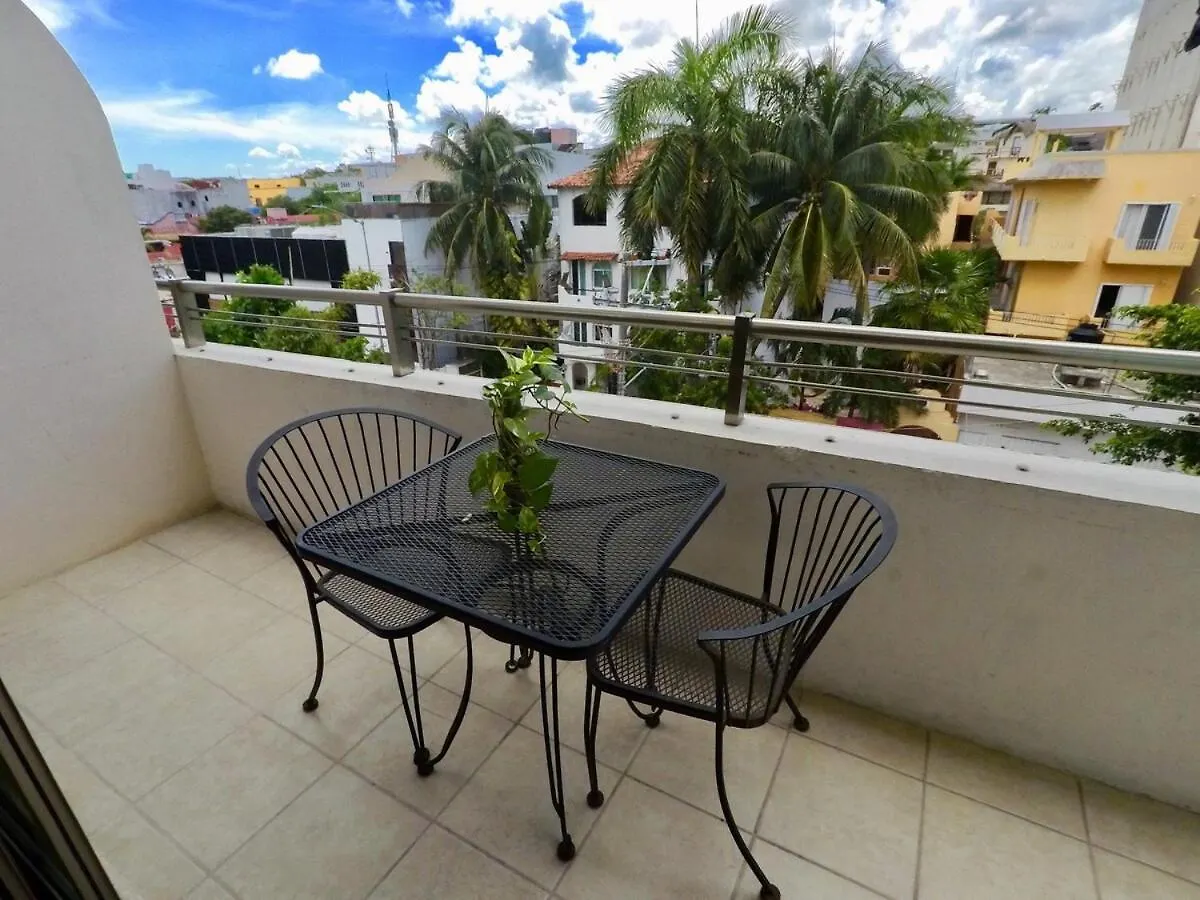 Spacious & Comfy Condo On The Beach, In The Heart Of Playa Del Carmen Apartment