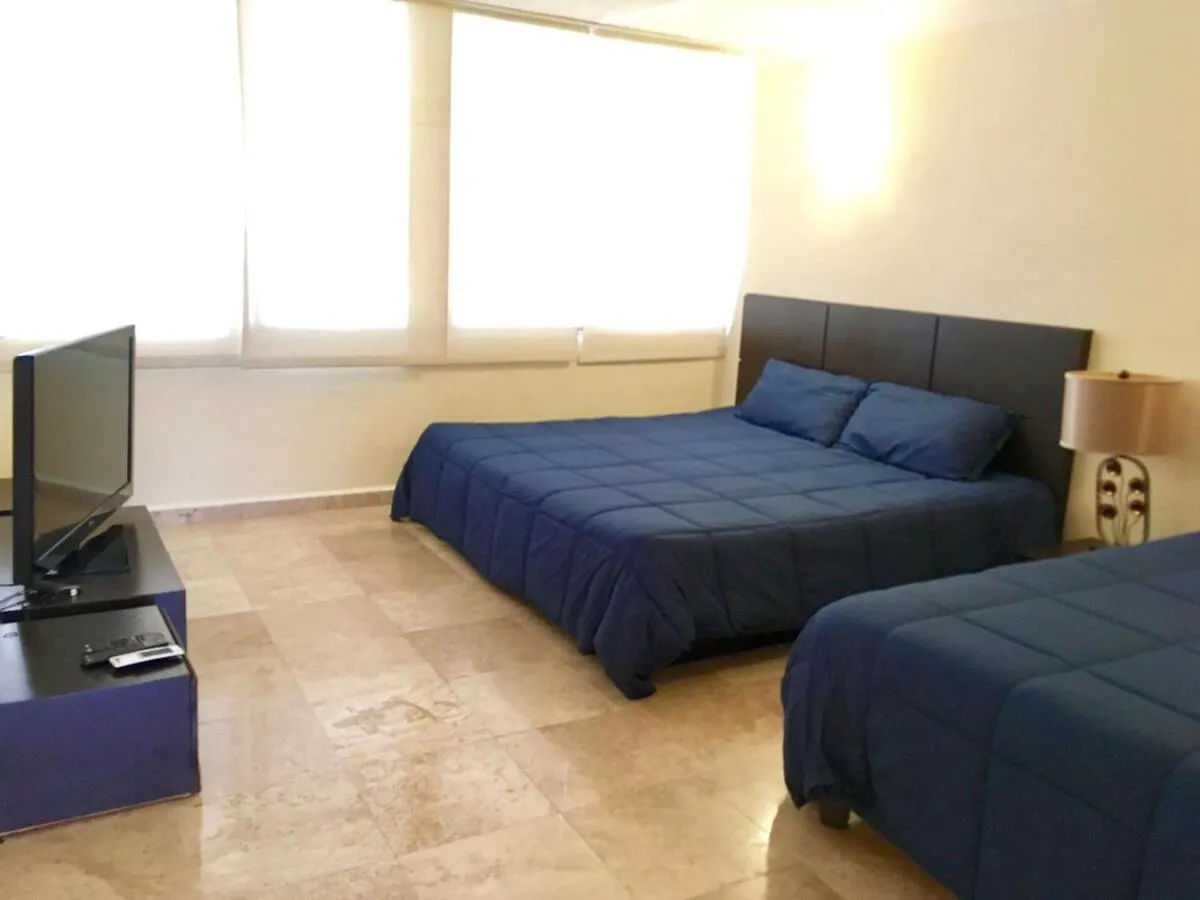 Apartment Spacious & Comfy Condo On The Beach, In The Heart Of Playa Del Carmen